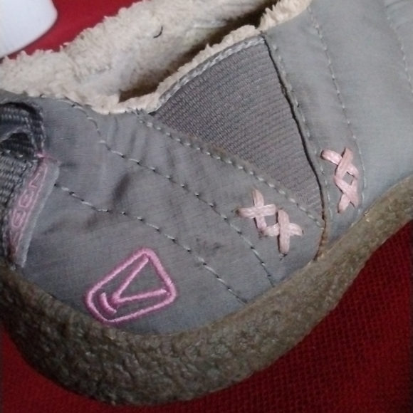 KEEN SLIPPERS - Picture 9 of 11